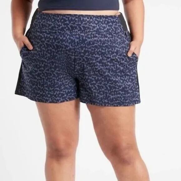 Athleta Brooklyn Printed Shorts Women’s Size 18 - Picture 1 of 10